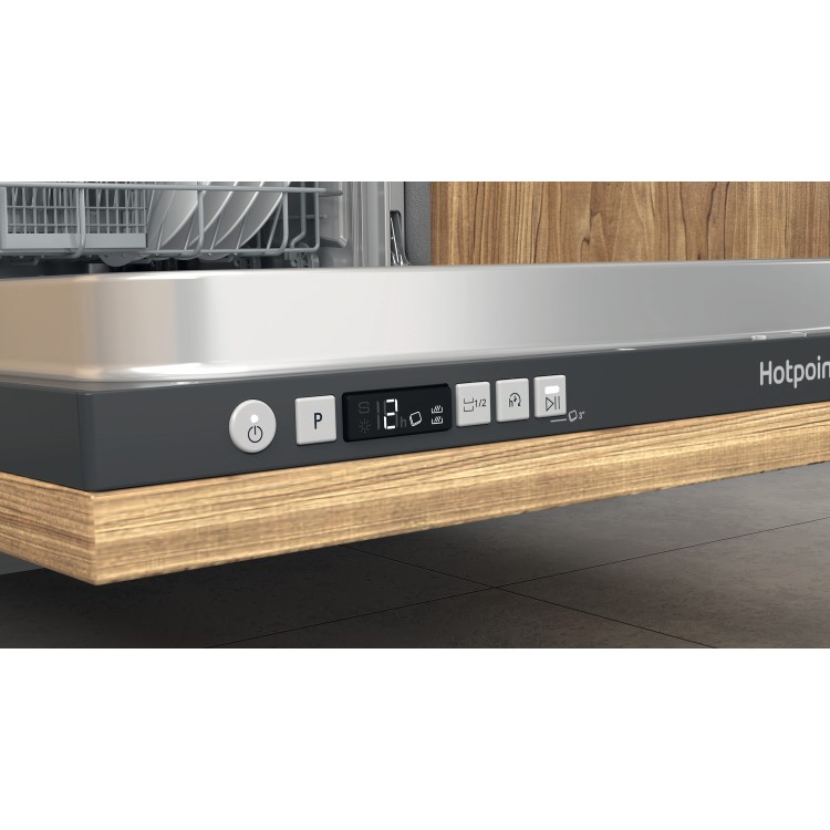 Refurbished Hotpoint H2IHD526BUK 14 Place Fully Integrated Dishwasher