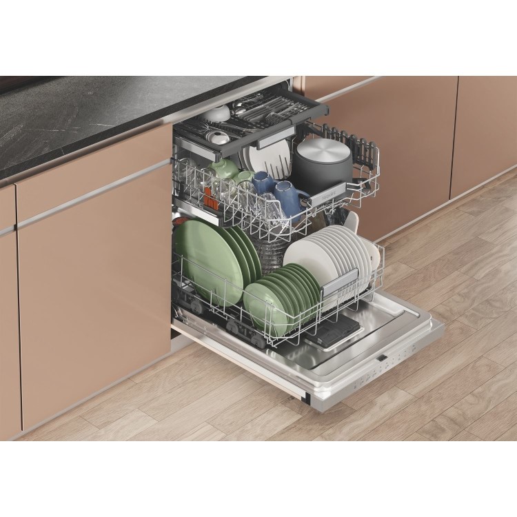 Hotpoint Maxi Space Semi-Integrated Dishwasher - C-Rated Silver control panel