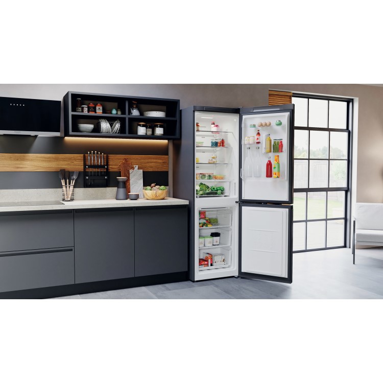 Hotpoint 335 Litre 60/40 Freestanding Fridge Freezer - Silver Black