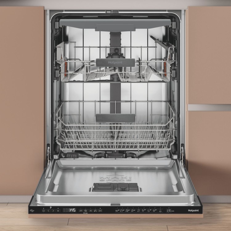 Hotpoint Maxi Space Integrated Dishwasher - C-Rated Black control panel