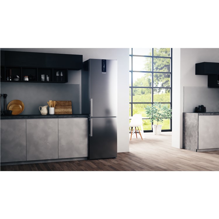 Hotpoint 368 Litre 70/30 Freestanding Fridge Freezer - Shiny steel