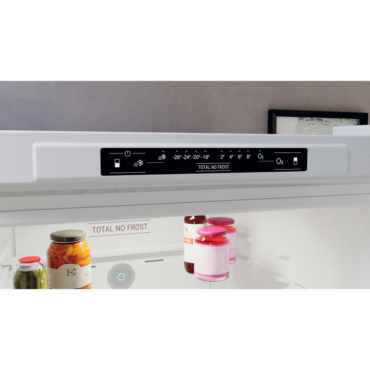 Refurbished Hotpoint H7X83AW Freestanding 335 Litre 60/40 Frost Free Fridge Freezer White