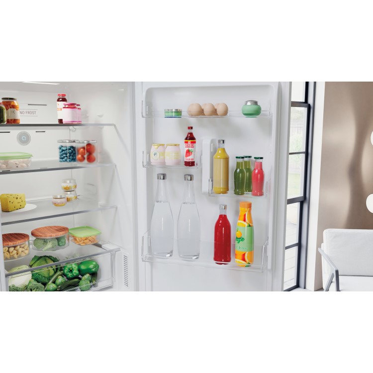 Refurbished Hotpoint H7X83AW Freestanding 335 Litre 60/40 Frost Free Fridge Freezer White