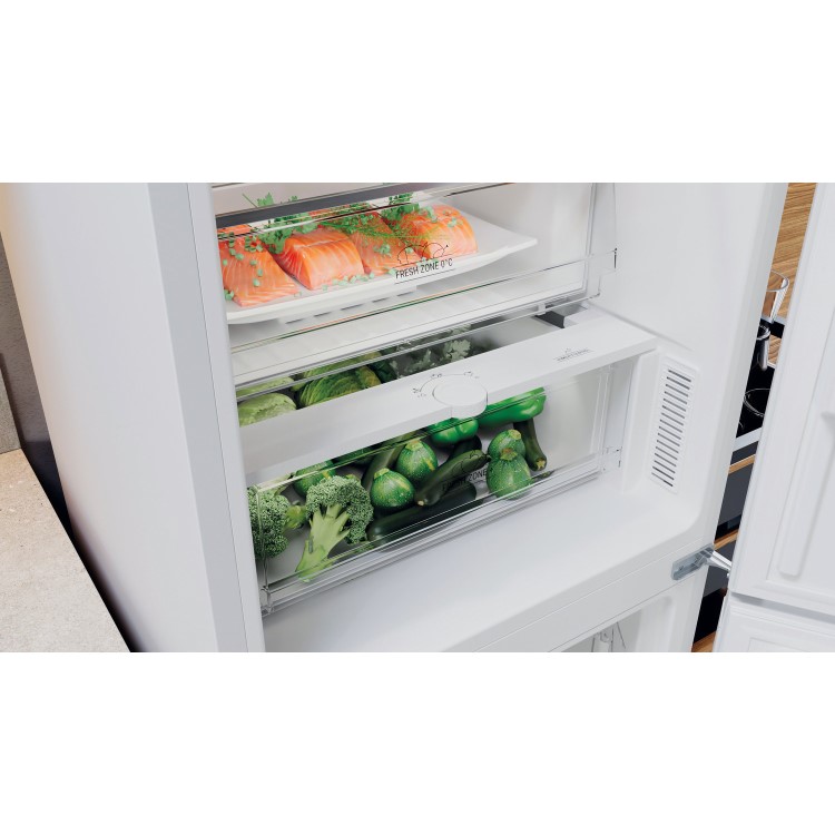Hotpoint 367 Litre 70/30 Freestanding Fridge Freezer - White
