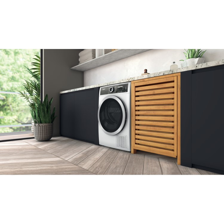 Hotpoint GentlePower 9kg Heat Pump Tumble Dryer - White