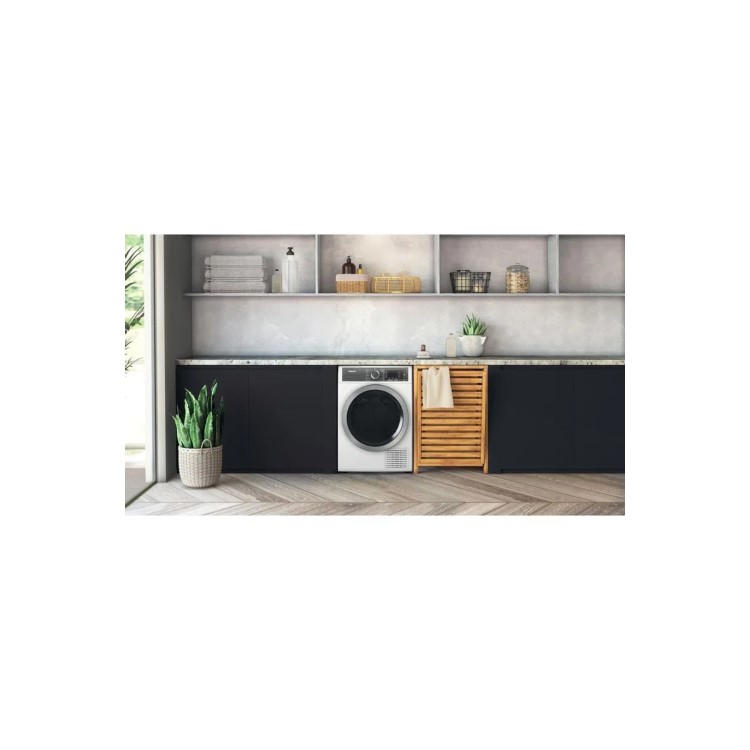 Hotpoint GentlePower 9kg Heat Pump Tumble Dryer - White