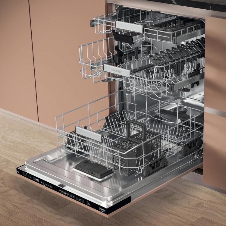 Refurbished Hotpoint Hydroforce H8IHP42LUK 14 Place Fully Integrated Dishwasher