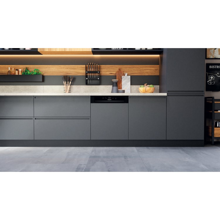 Hotpoint Aquarius 13 Place Settings Semi Integrated Dishwasher - Black