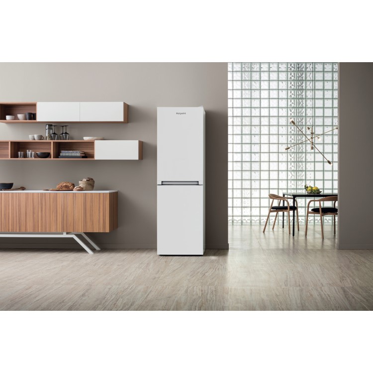 Refurbished Hotpoint HBNF55182WUK Freestanding 344 Litre 50/50 Frost Free Fridge Freezer White