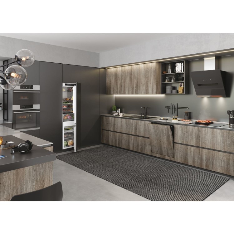 Refurbished Haier Series 6 248 Litre 70/30 Integrated Fridge Freezer