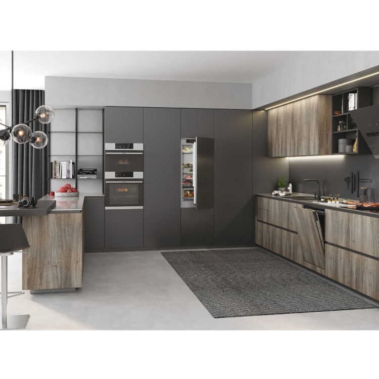 Refurbished Haier Series 6 248 Litre 70/30 Integrated Fridge Freezer