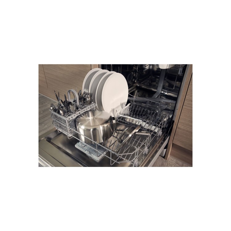 Refurbished Hotpoint Aquarius HFC2B19XUKN 13 Place Freestanding Dishwasher Silver