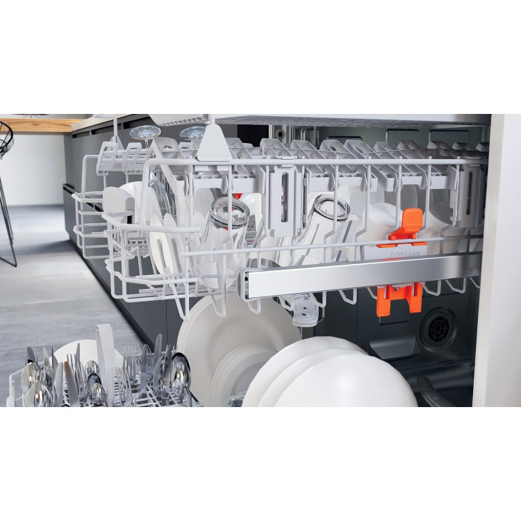 Refurbished Hotpoint HFC3C32FWUK 14 Place Freestanding Dishwasher White