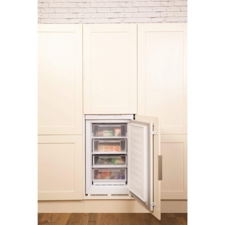 Hotpoint HLF3114 integrated Fridge Freezer