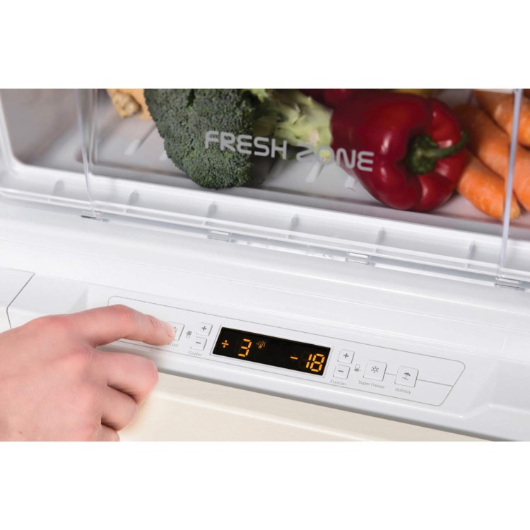 Hotpoint HM31AAEC integrated Fridge Freezer
