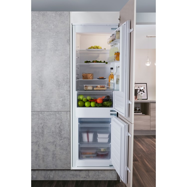HOTPOINT HMCB7030AA 255 Litre Integrated Fridge Freezer 70/30 Split 177cm Tall Low Frost 54cm Wide - White