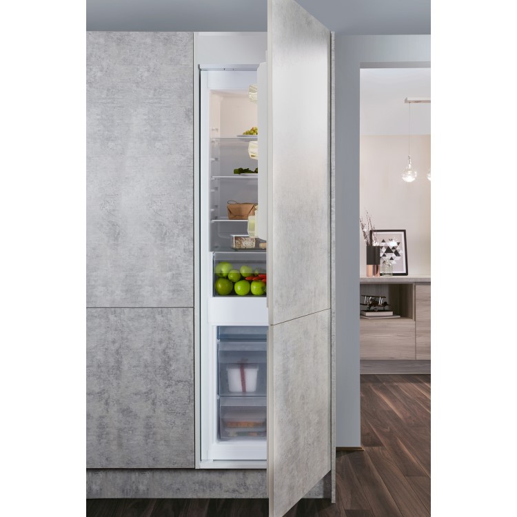 HOTPOINT HMCB7030AA 255 Litre Integrated Fridge Freezer 70/30 Split 177cm Tall Low Frost 54cm Wide - White