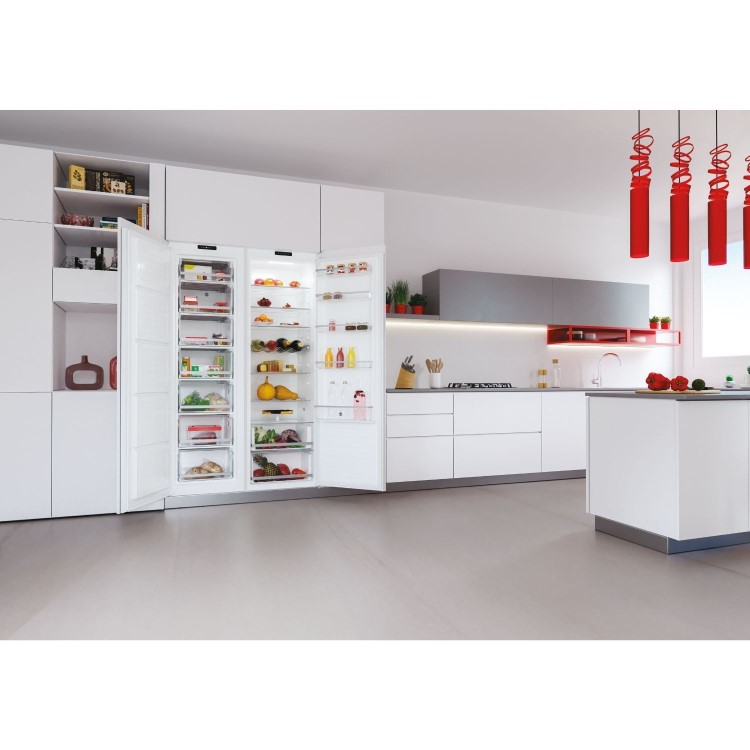 Hoover 316 Litre Integrated Tall Larder Fridge - White