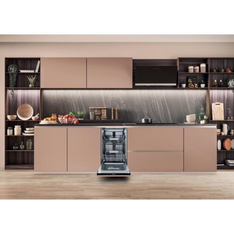 Hotpoint ActiveDry Integrated Slimline Dishwasher - Black control panel