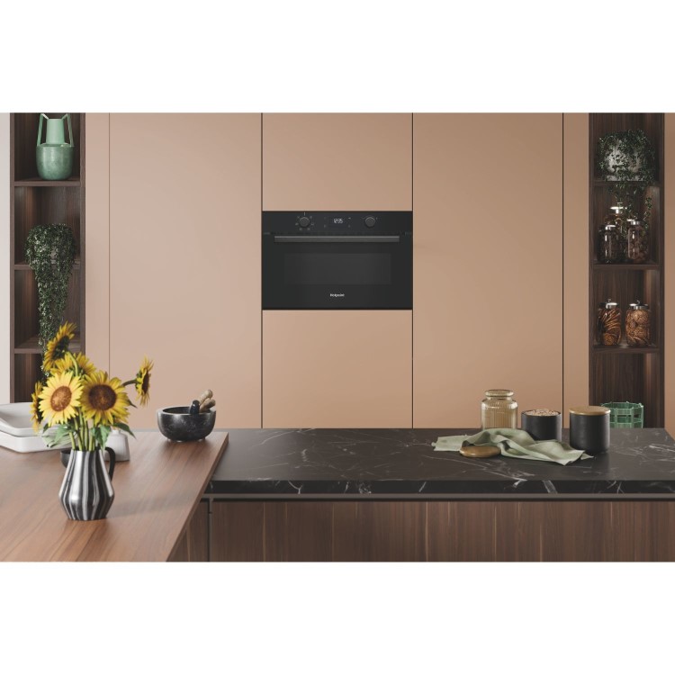 Hotpoint Class 2 Built-In Microwave & Grill - Black