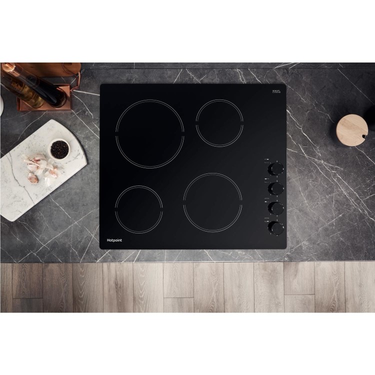 Hotpoint 58cm 4 Zone Ceramic Hob With Knob Controls