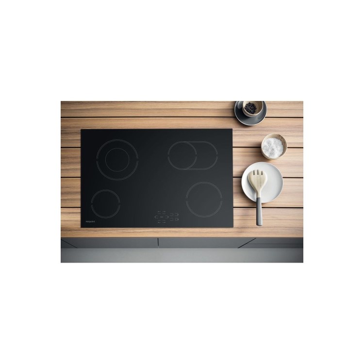 Refurbished Hotpoint HR724BH 77cm 4 Zone Ceramic Hob with Oval Dual Zone