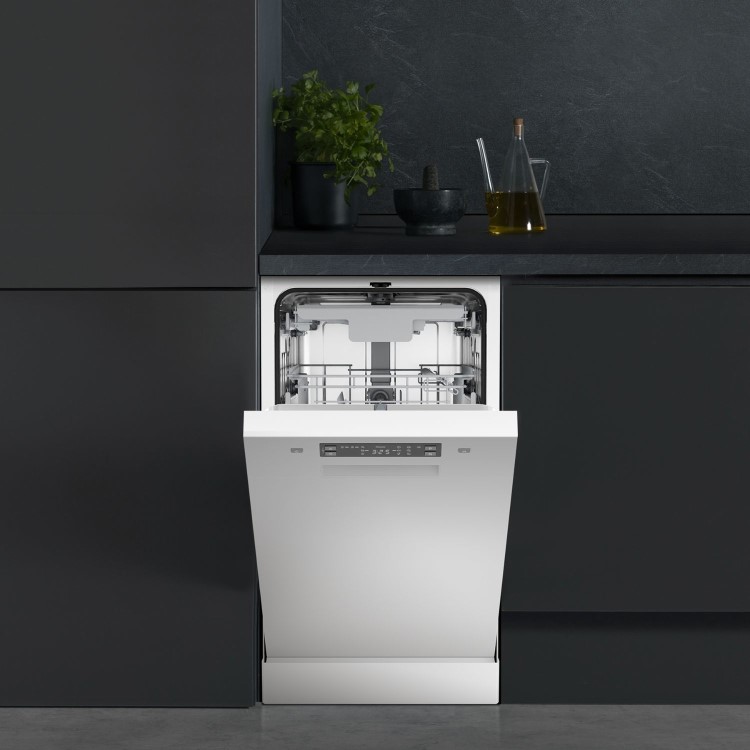 Hisense Freestanding Slimline Dishwasher - Auto Dry C-Rated White