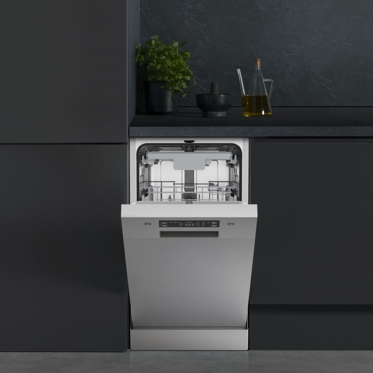 Hisense Freestanding Slimline Dishwasher - Auto Dry C-Rated Silver