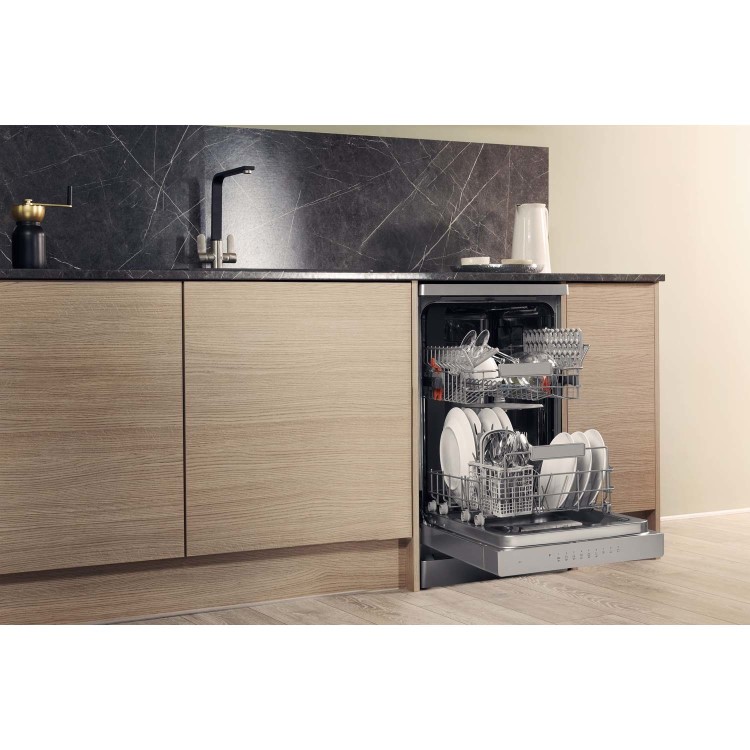 GRADE A2 - HOTPOINT HSFO3T223WX 10 Place Slimline Freestanding Dishwasher - Stainless Steel