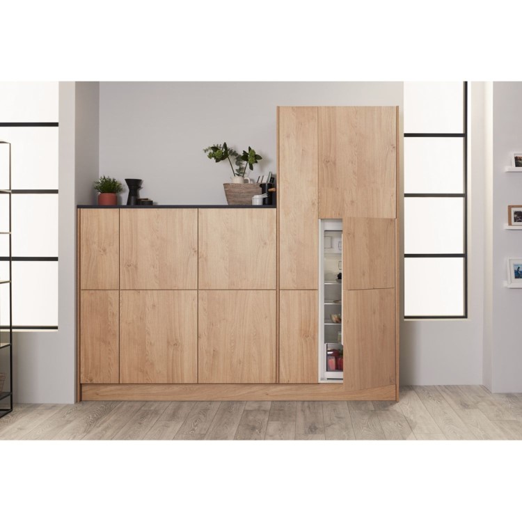 Refurbished Hotpoint HSZ12A2D2 Integrated 171 Litre In-column Larder Fridge Inox