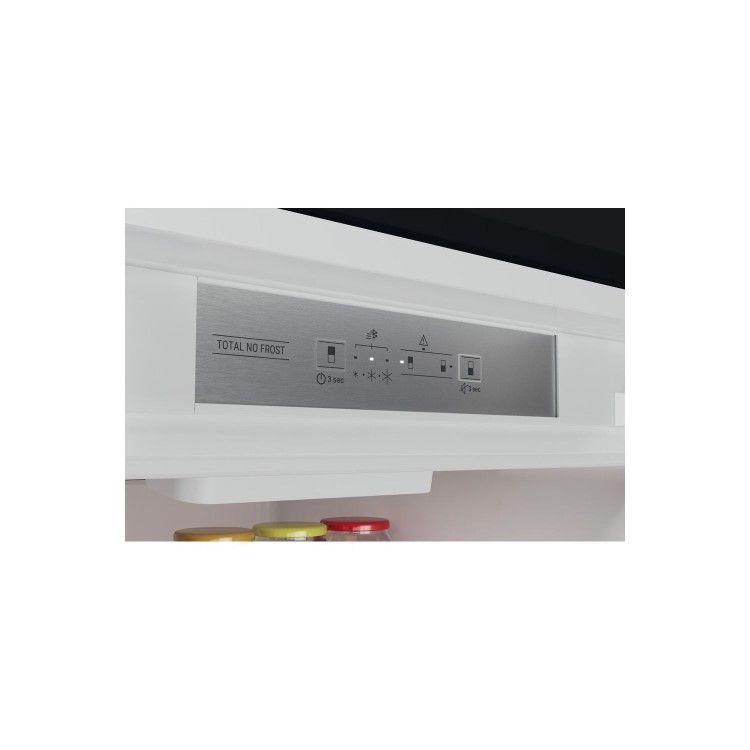 Refurbished Hotpoint HTC18T322 Integrated 250 Litre 70/30 Fridge Freezer