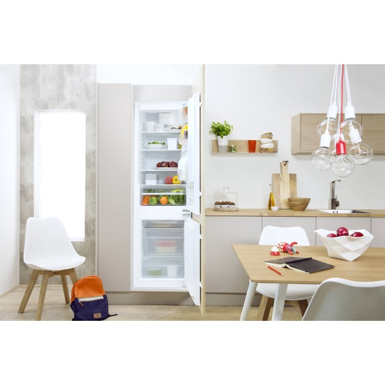 INDESIT IB5050A1D 264 Litre Integrated Fridge Freezer 50/50 Split 177cm Tall A+ Energy Rating 54cm Wide - White
