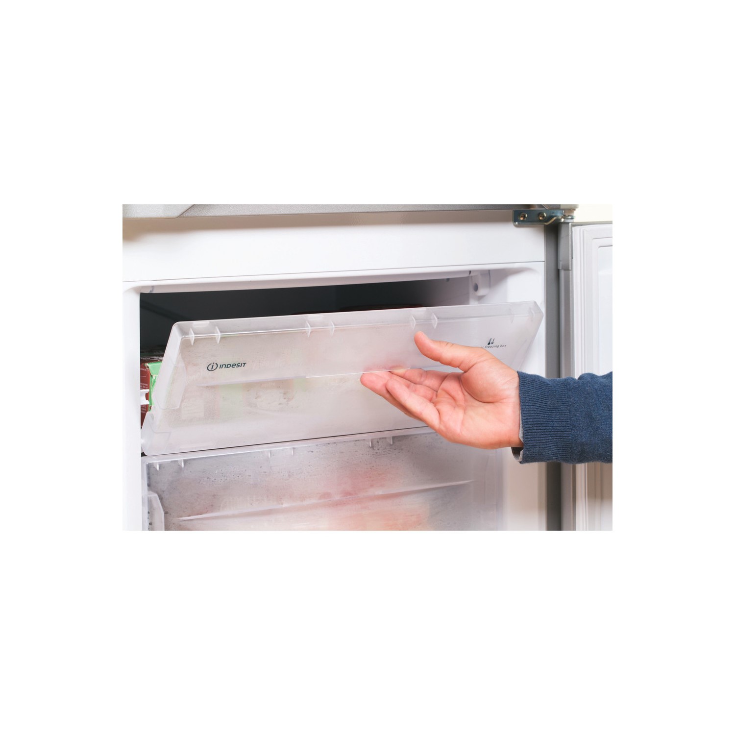 Indesit 208 Litre 60 40 Freestanding Fridge Freezer Silver Ibd5515s1 Appliances Direct