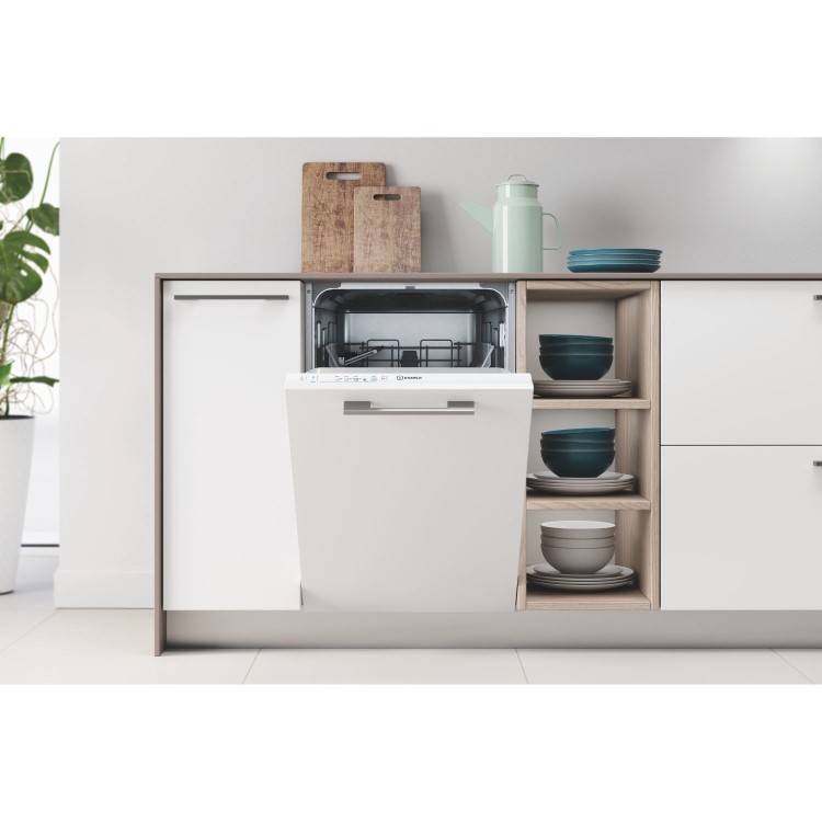 Indesit Push&Go Integrated Slimline Dishwasher - White Control Panel