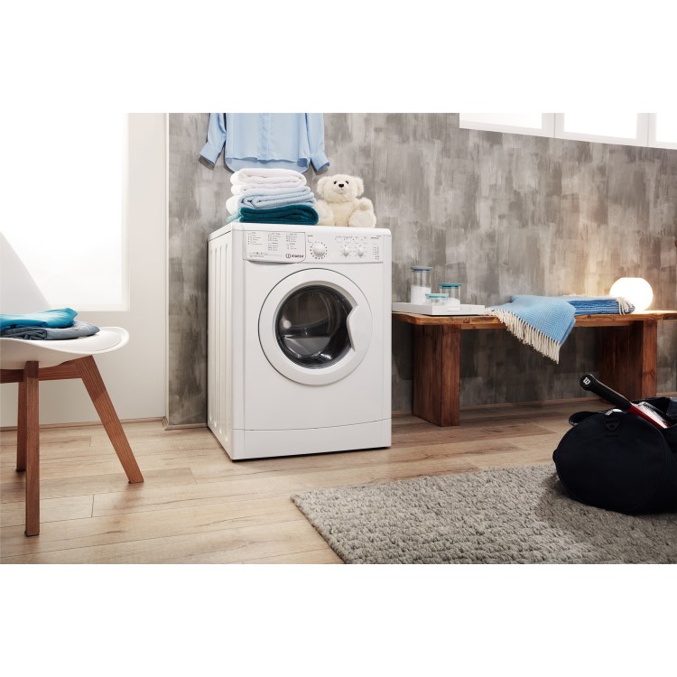 GRADE A1 - Indesit IWC81252ECO 8kg 1200rpm Freestanding Washing Machine - White