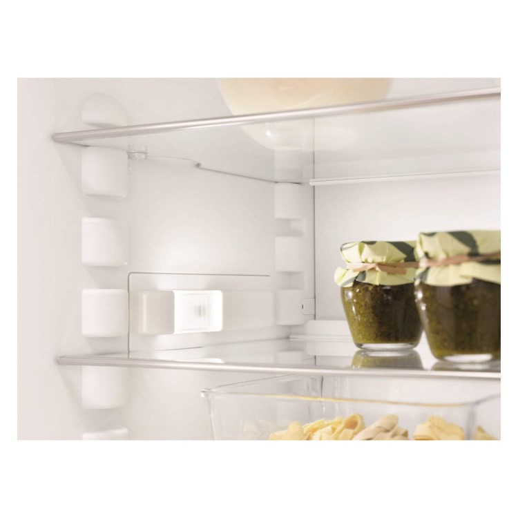 GRADE A1 - As new but box opened - Miele K37222iD K 37222 iD 334 Litre 177 x 56cm In-column Integrated Fridge With Dynamic Cooling