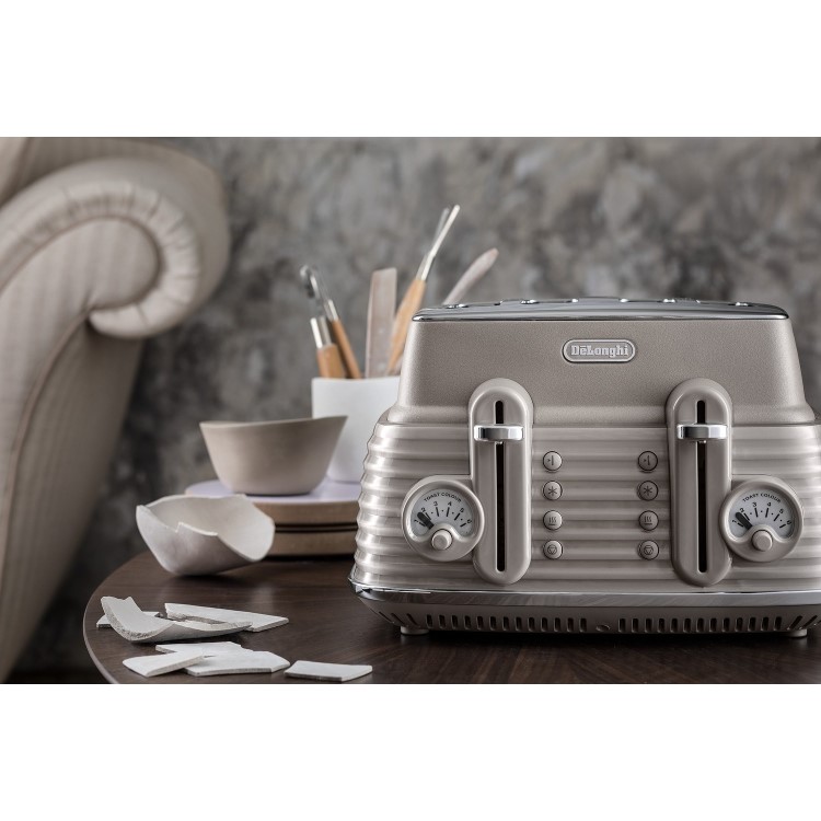 Delonghi Scolpito Kettle and Toaster Set - Beige