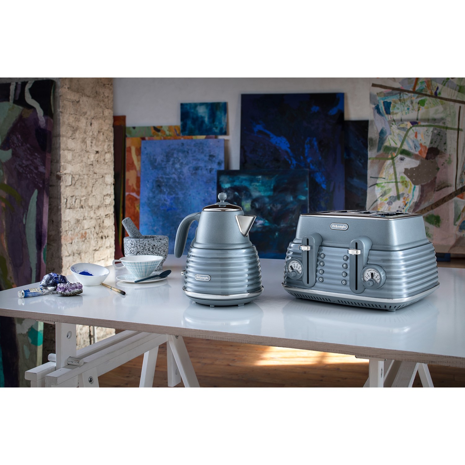 Delonghi Scolpito 1.5L Kettle Azure Blue KBZS3001.AZ Appliances Direct