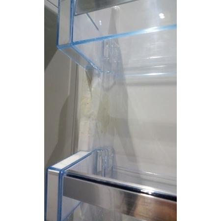 Refurbished Bosch Serie 4 KGE49VW4AG Freestanding 413 Litre 60/40 Fridge Freezer