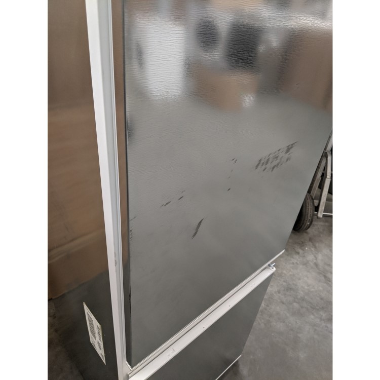 Refurbished Siemens iQ100 KI38VX22GB Integrated 294 Litre 70/30 Fridge Freezer