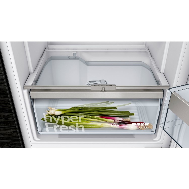 Siemens KI51RADF0 iQ500 140x54cm In-column Integrated Fridge