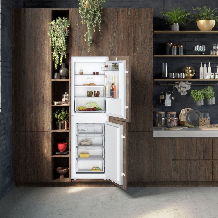 Refurbished Neff N70 KI7851SE0G Integrated 249 Litre 50/50 Fridge Freezer