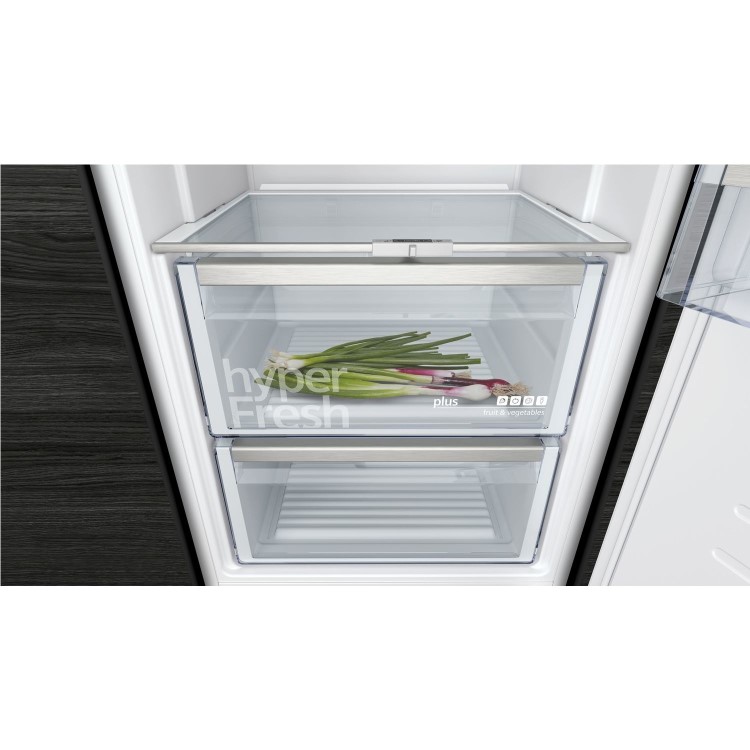 Siemens 319 Litre Integrated Fridge - White