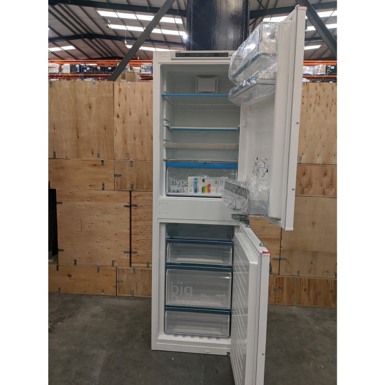 Refurbished Siemens KI85NADE0G iQ500 NoFrost 50-50 Split Integrated Fridge Freezer