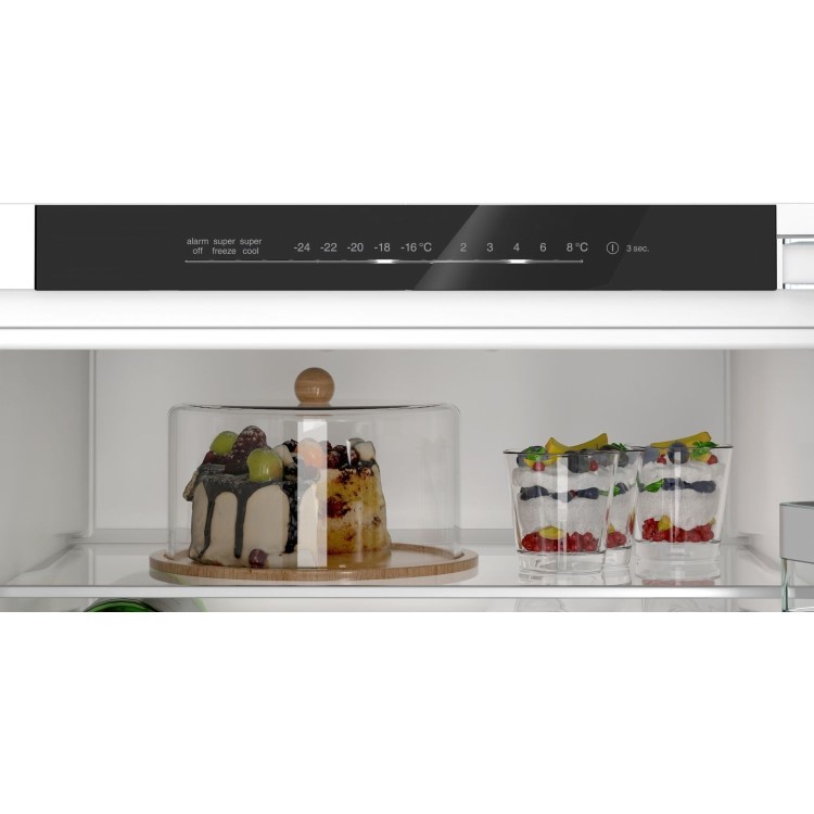 Siemens IQ300 290 Litre 194 cm 60/40 Integrated Fridge Freezer with Fixed Door Hinge