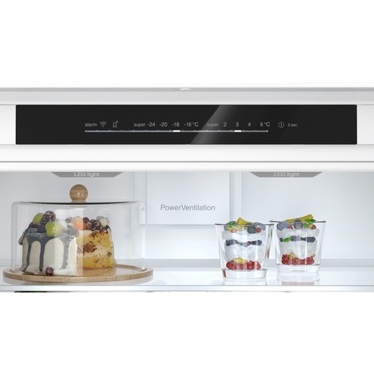 Siemens iQ500 381 Litre 70/30 Integrated Fridge Freezer
