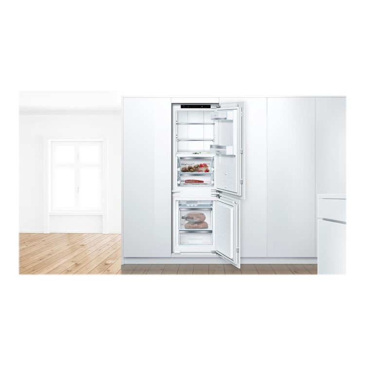 Bosch KIF86PF30 Serie 8 Integrated Fridge Freezer With Twin VitaFreshPro Drawers