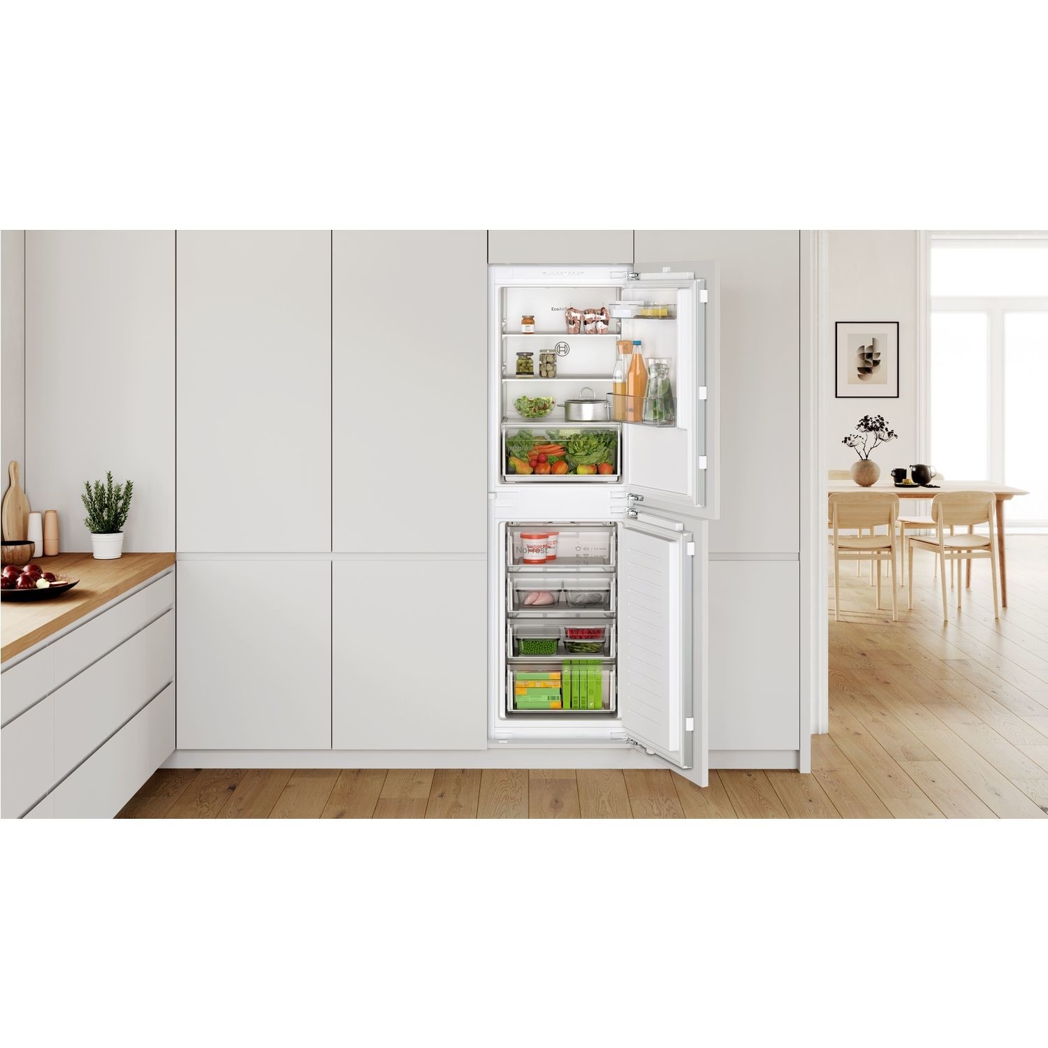 Refurbished Bosch Series 2 KIN85NFF0G Integrated 249 Litre 50 50 Frost Free Fridge Freezer White