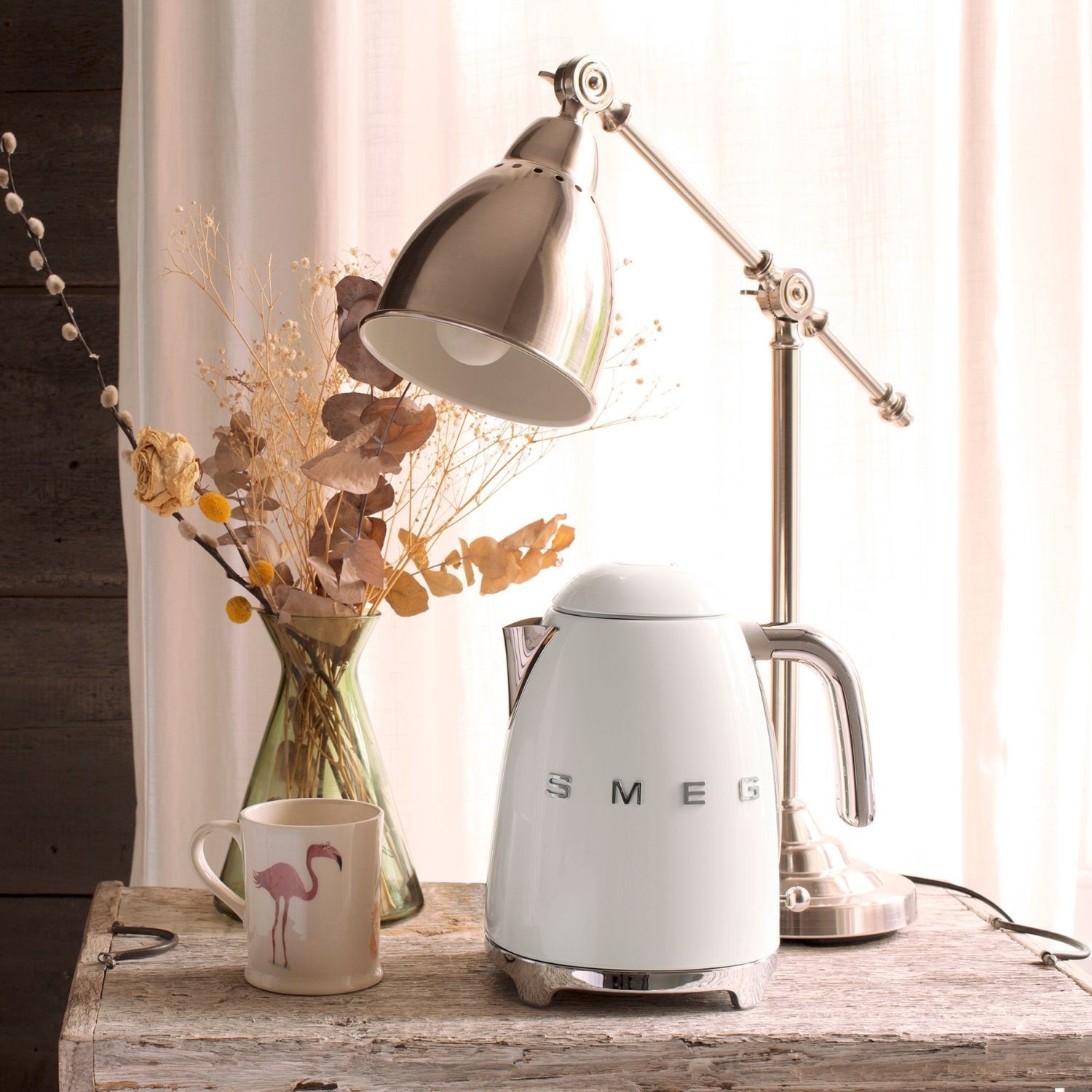 Smeg Retro White Kettle 1.7L Iconic Design Fast Boil Perfect for Modern Kitchens KLF03WHUK