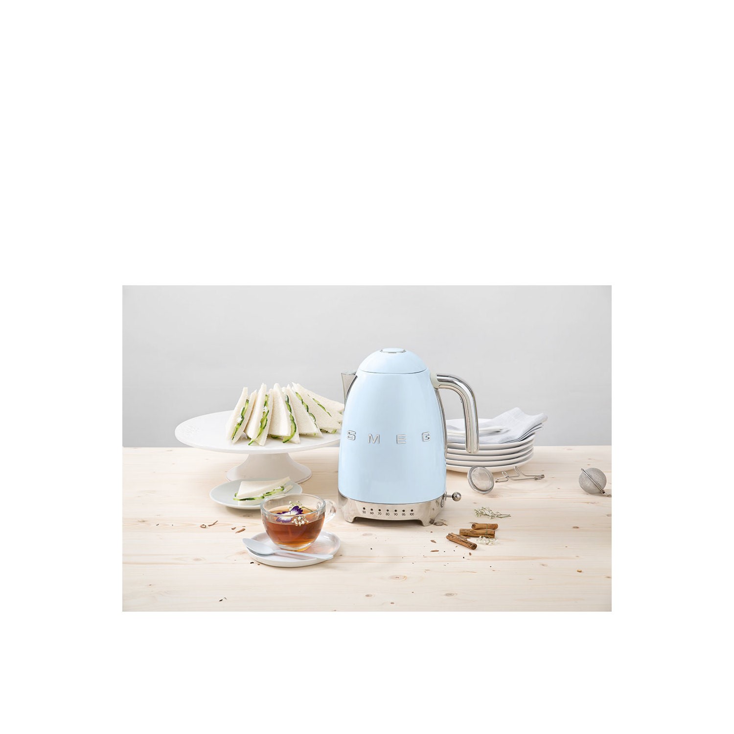 Smeg KLF04PBUK Retro Style Variable Temperature Kettle Pastel
